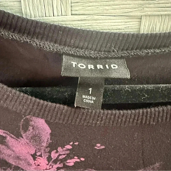 Torrid black t shirt with purple butterfly design in excellent condition size1X - Picture 6 of 8